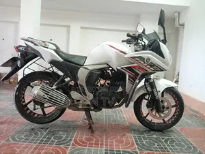 ইয়ামাহা ওয়াইজেএফ-আর ২০১৮ সাদা