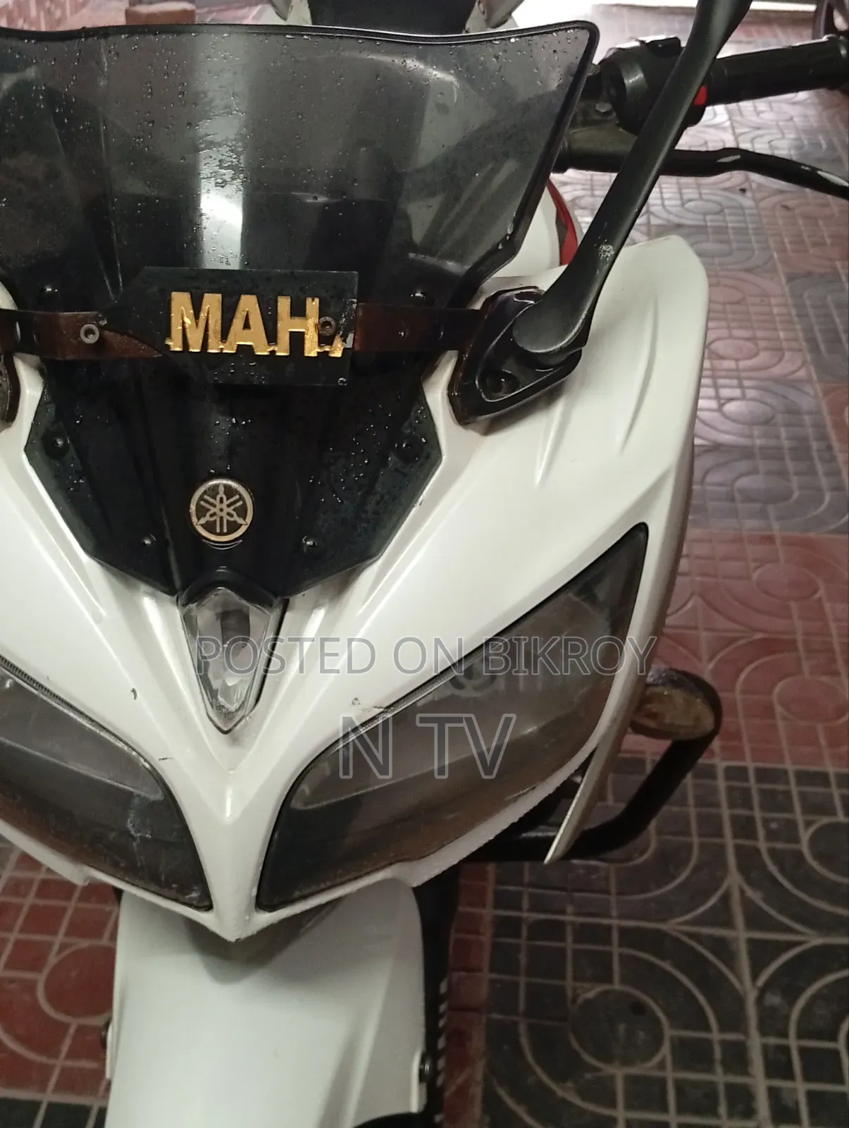 ইয়ামাহা ওয়াইজেএফ-আর ২০১৮ সাদা