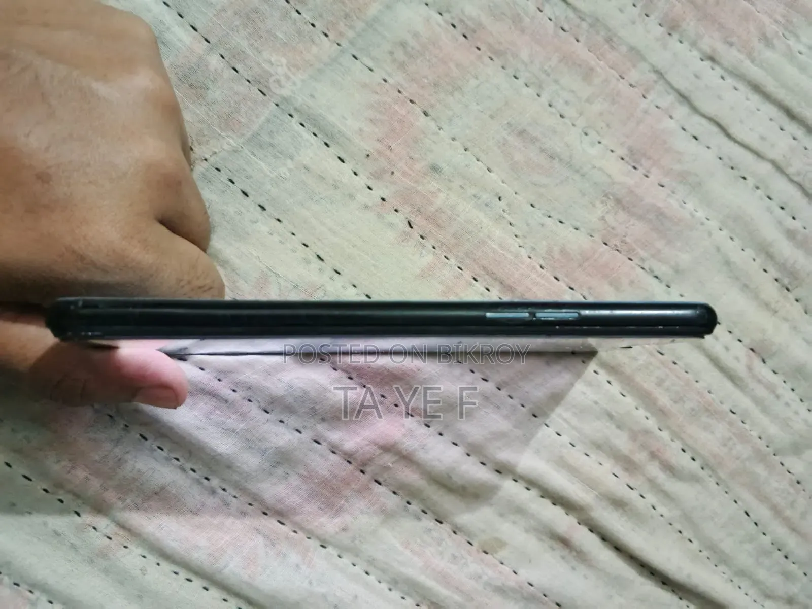 অপ্পো এফ৭ ৬৪ জিবি ব্ল্যাক