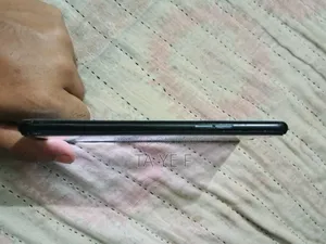 অপ্পো এফ৭ ৬৪ জিবি ব্ল্যাক