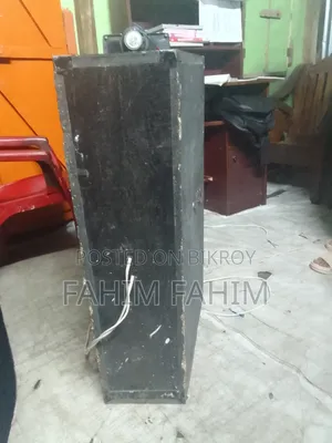 Box with two 12-inch speakers