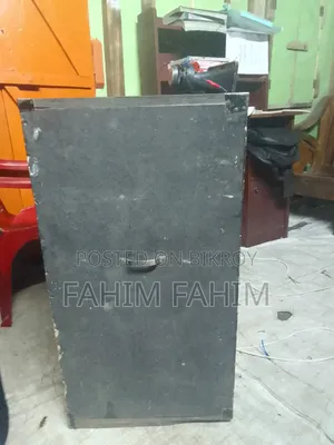 Box with two 12-inch speakers