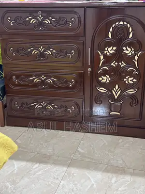 Bedroom Furniture Bed and Wardrobe