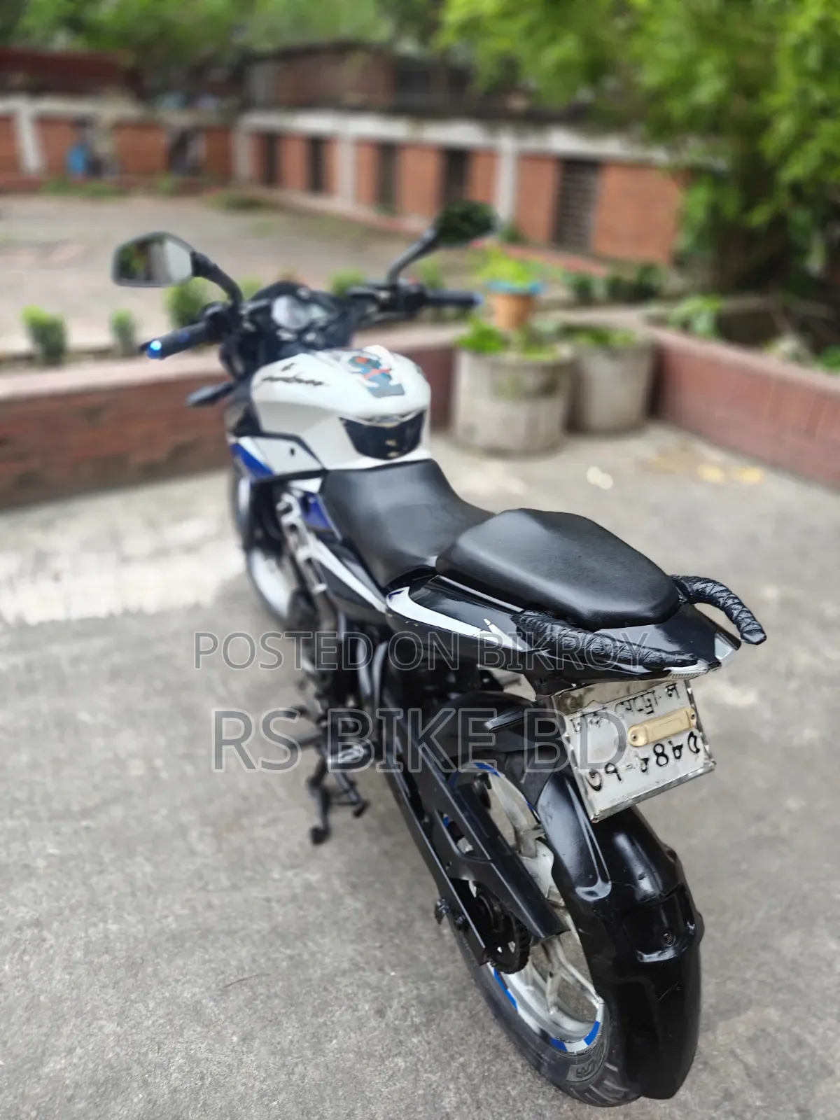 Bajaj Pulsar NS 160 2018 White
