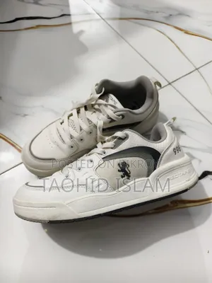 Red Tape Premium Sneaker