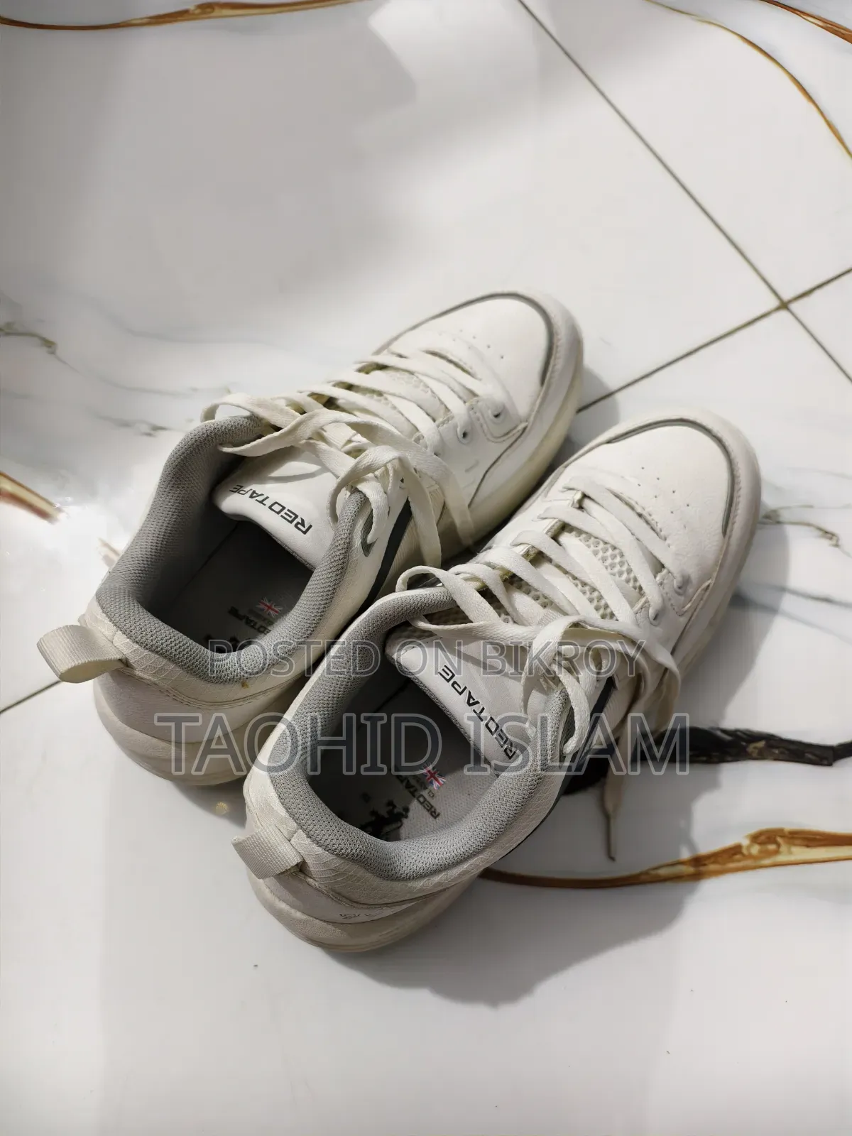 Red Tape Premium Sneaker