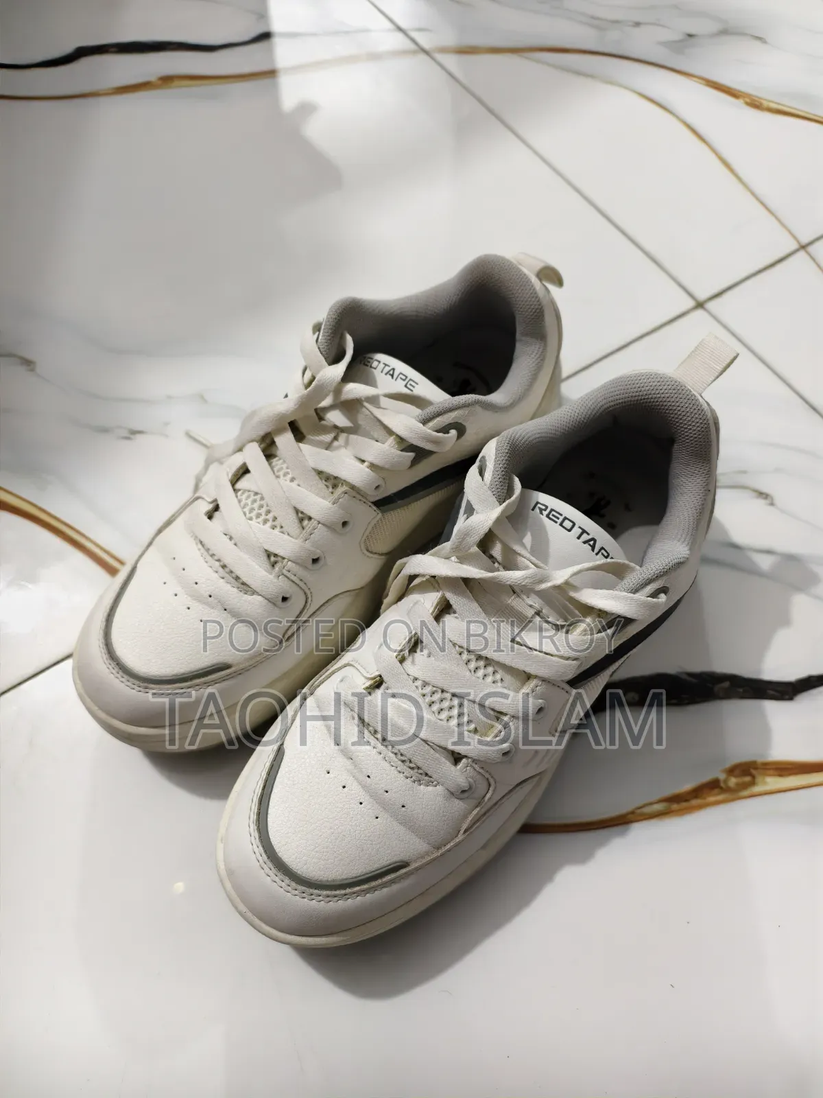 Red Tape Premium Sneaker