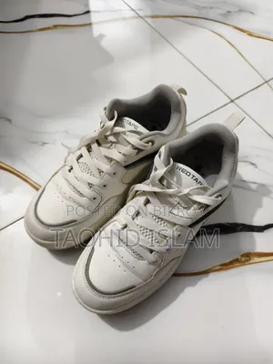 Red Tape Premium Sneaker