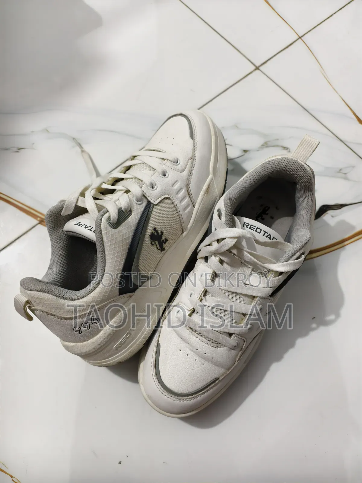 Red Tape Premium Sneaker
