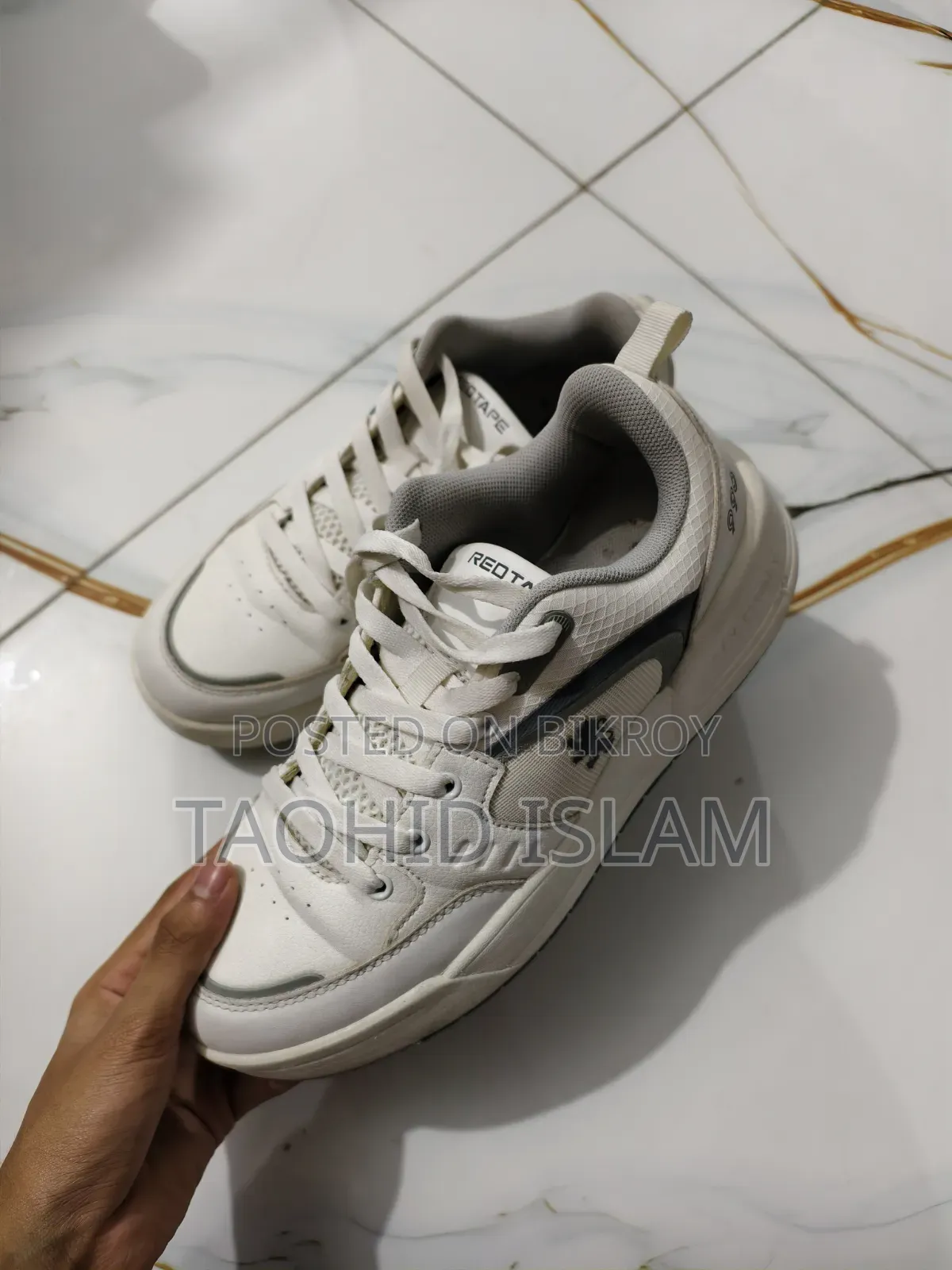 Red Tape Premium Sneaker