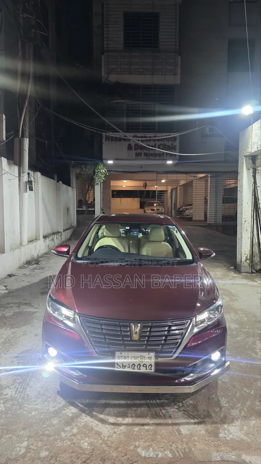 টয়োটা প্রমিও ২০২০ সাদা