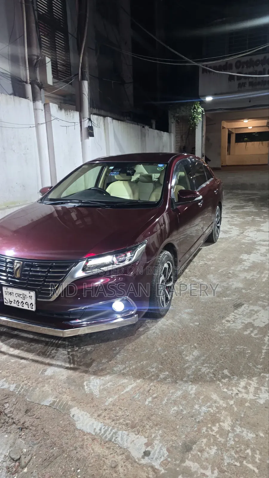 টয়োটা প্রমিও ২০২০ সাদা