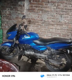বাজাজ পালসার ১৫০ ২০১২ নীল