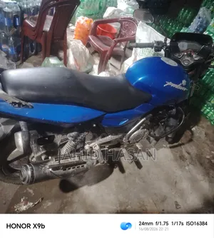 বাজাজ পালসার ১৫০ ২০১২ নীল