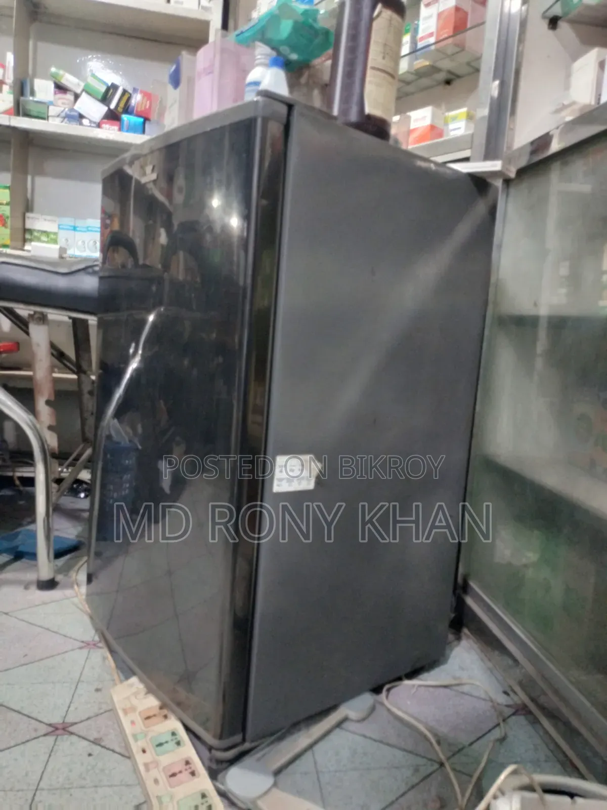 জরুরি ভিত্তিতে মিনি ফ্রিজ বিক্রি হবে!