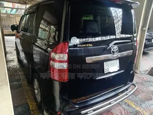 Toyota Noah 2013 Black