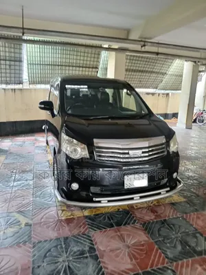 Toyota Noah 2013 Black