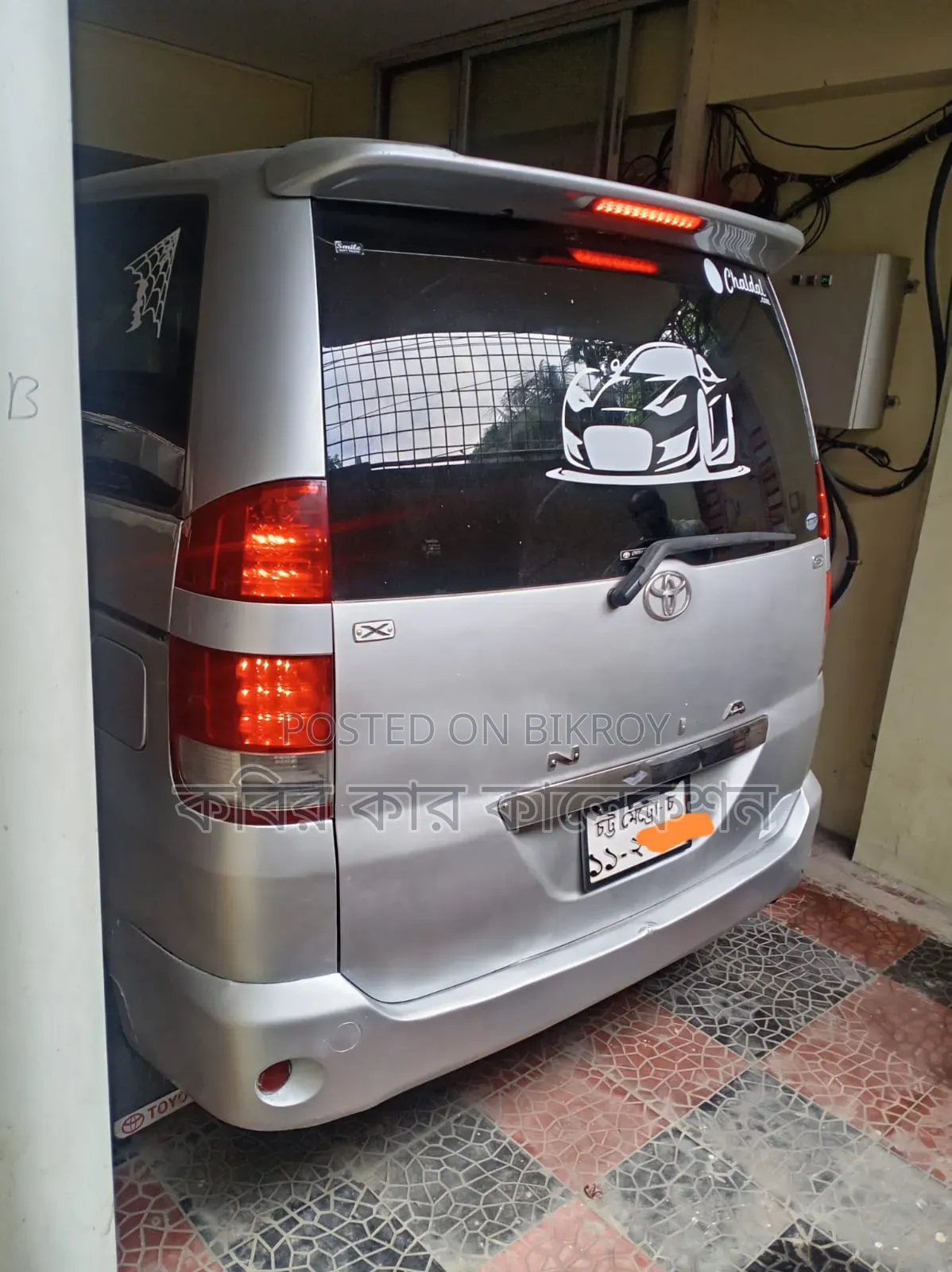 টয়োটা নোয়া ২০০৫ সিলভার