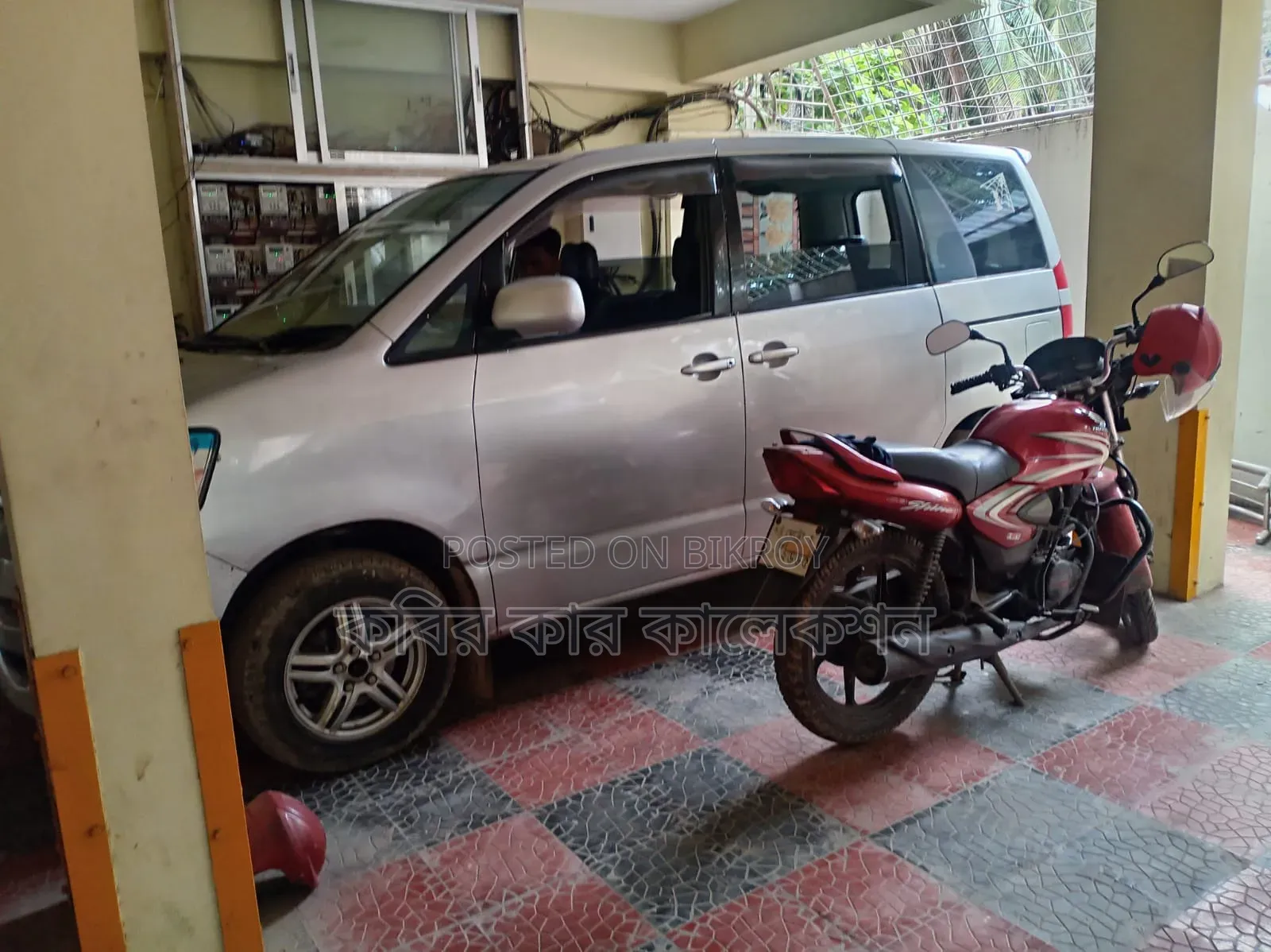 টয়োটা নোয়া ২০০৫ সিলভার
