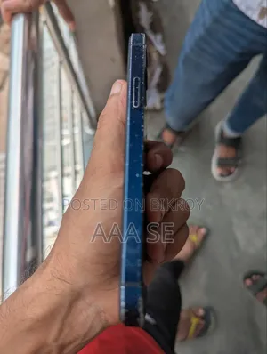 ইএল ১২৮ জিবি ব্লু