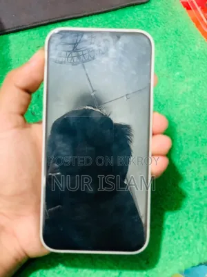 অ্যাপল আইফোন ১৩ ১২৮ জিবি হোয়াইট