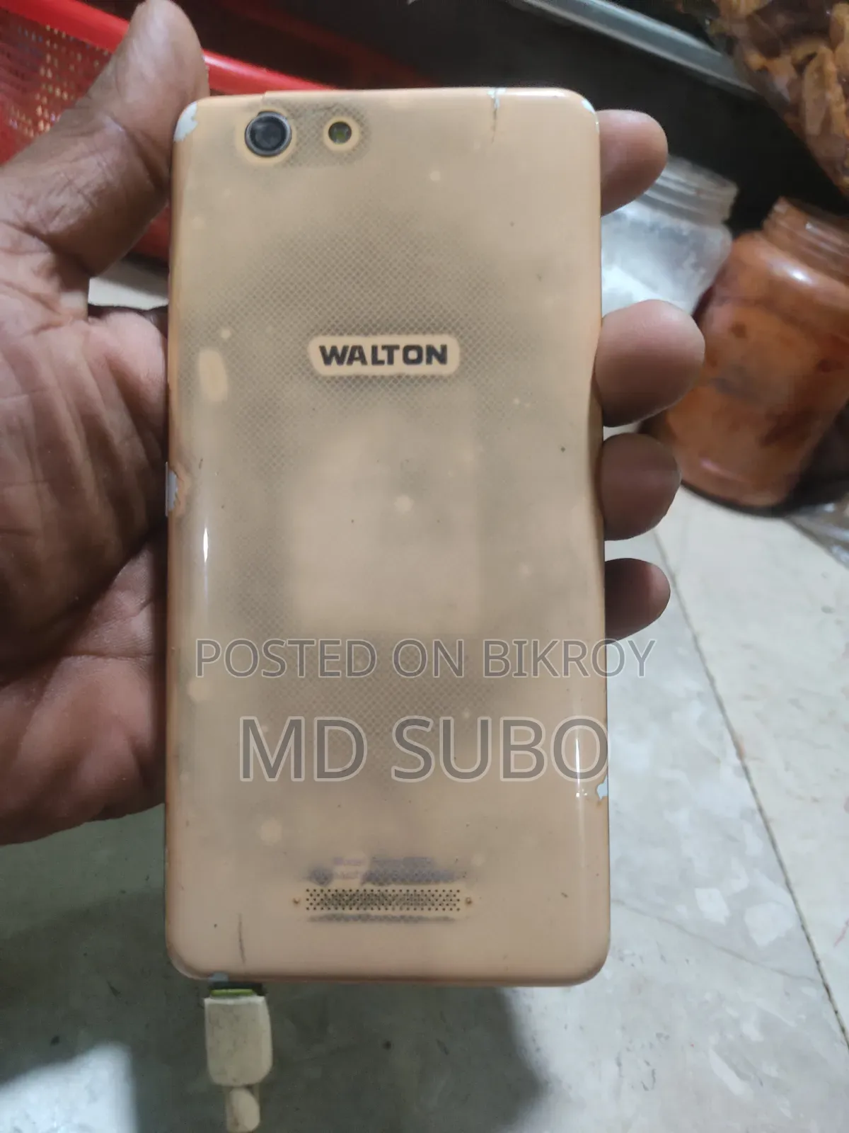 Walton 32 GB Gold