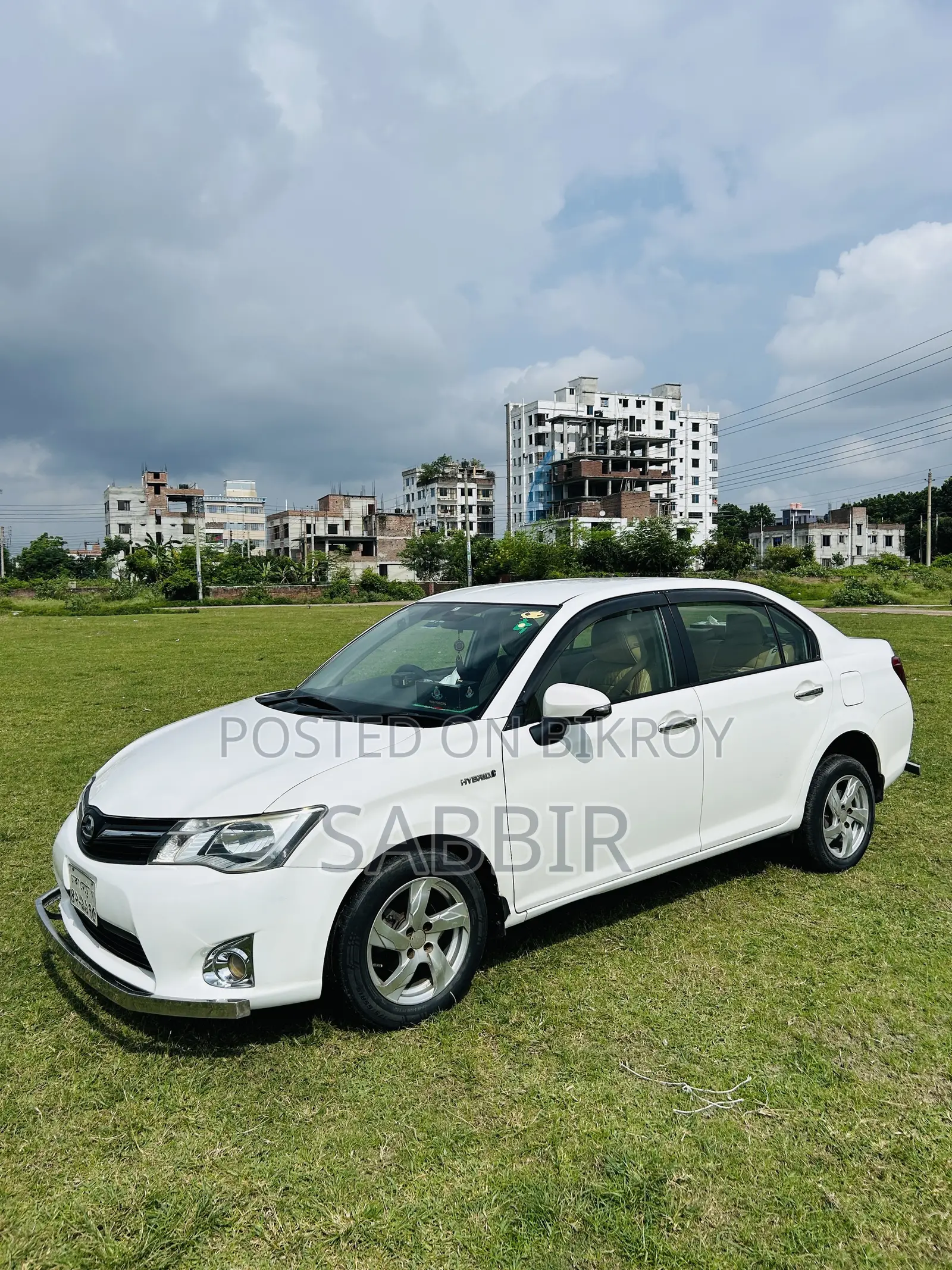 টয়োটা এক্সিও ২০১৪ সাদা