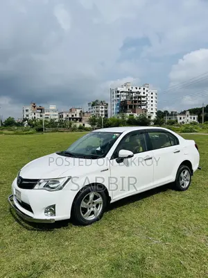 টয়োটা এক্সিও ২০১৪ সাদা