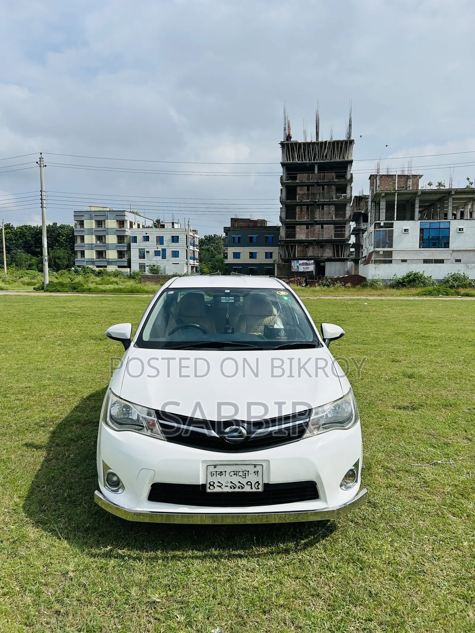 টয়োটা এক্সিও ২০১৪ সাদা