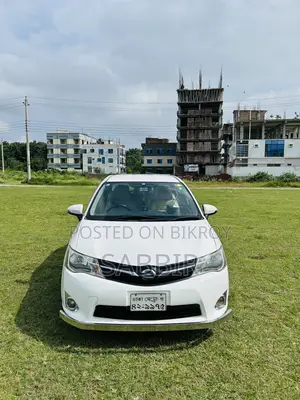 টয়োটা এক্সিও ২০১৪ সাদা