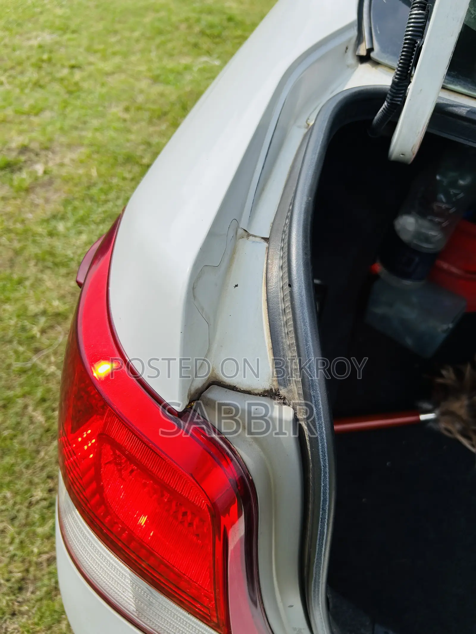 টয়োটা এক্সিও ২০১৪ সাদা