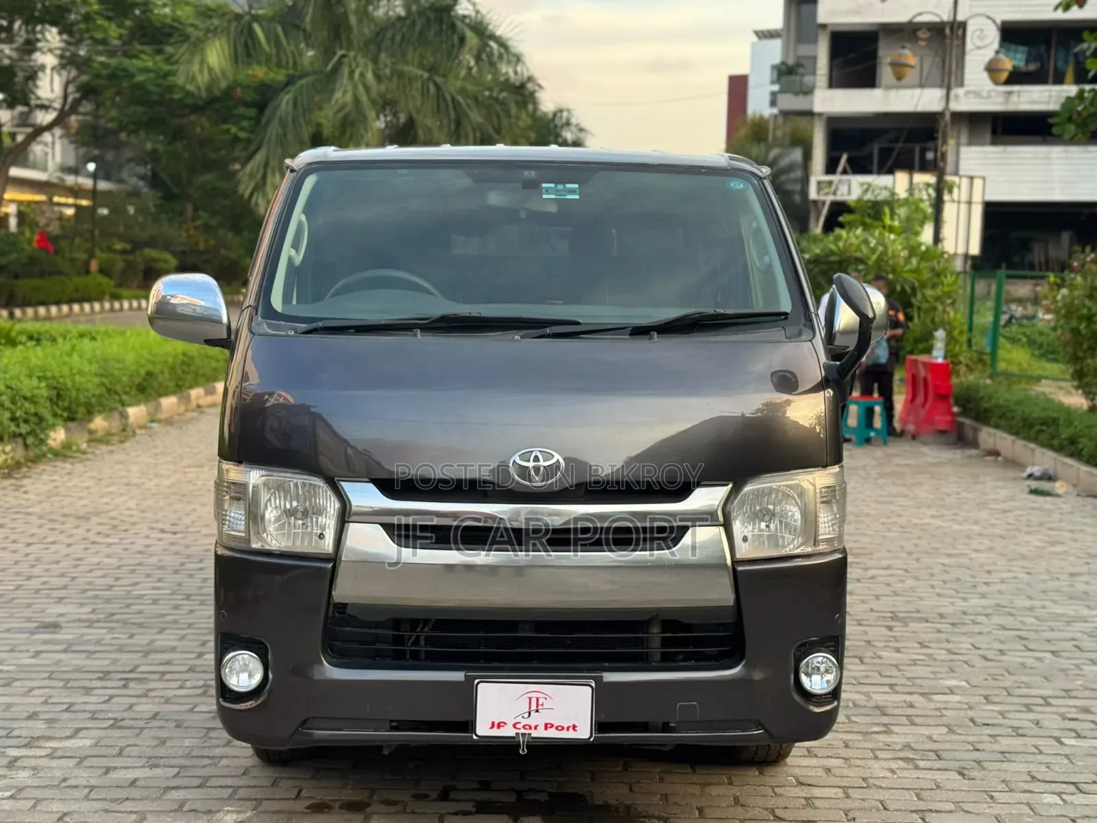 Toyota HiAce 2014 Grey