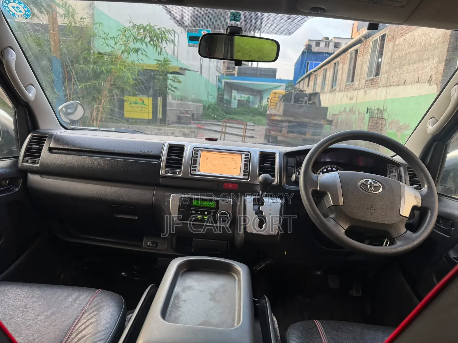 Toyota HiAce 2014 Grey