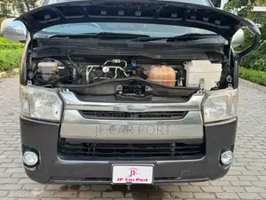 টয়োটা হাইয়েস ২০১৪ ধূসর