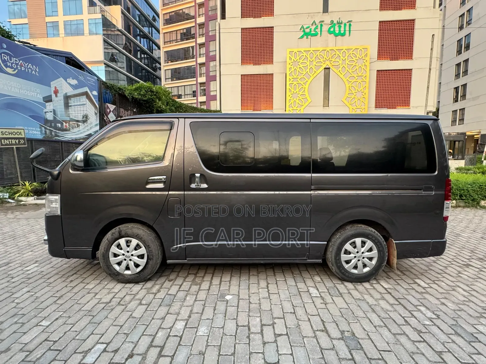 Toyota HiAce 2014 Grey