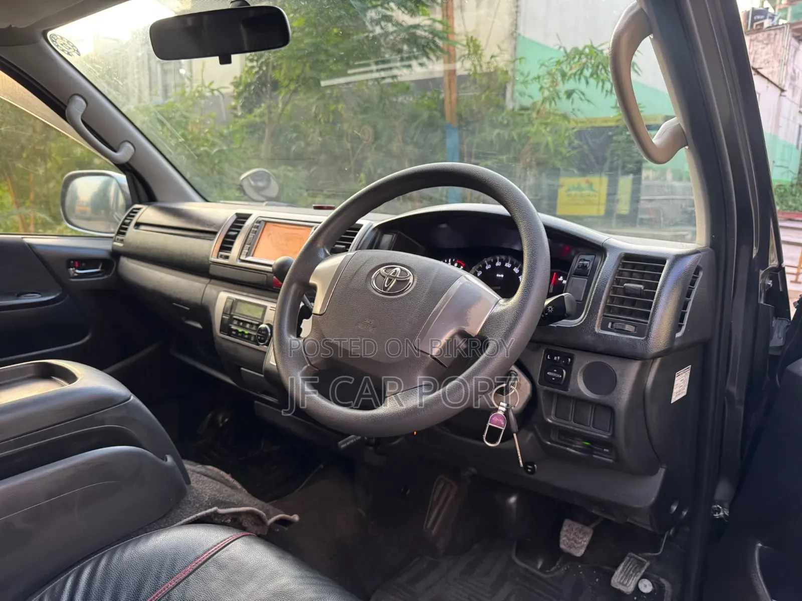 Toyota HiAce 2014 Grey