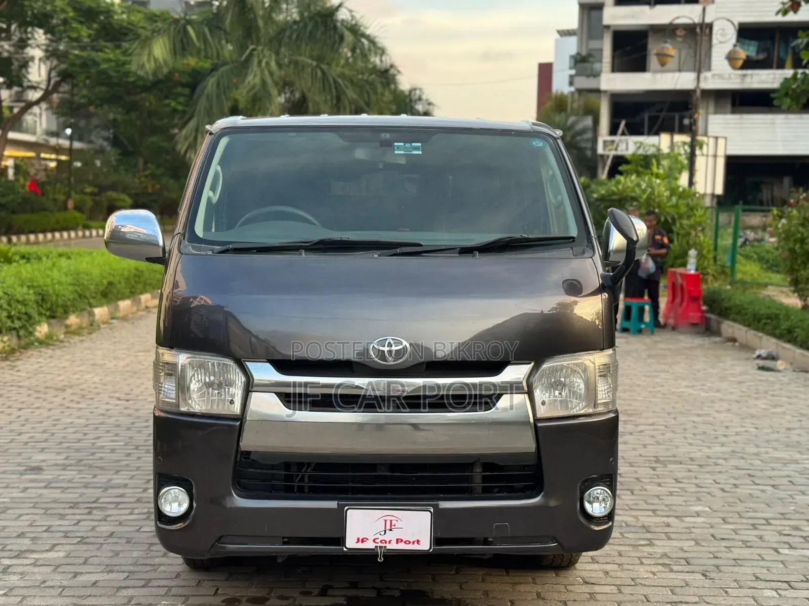Toyota HiAce 2014 Grey