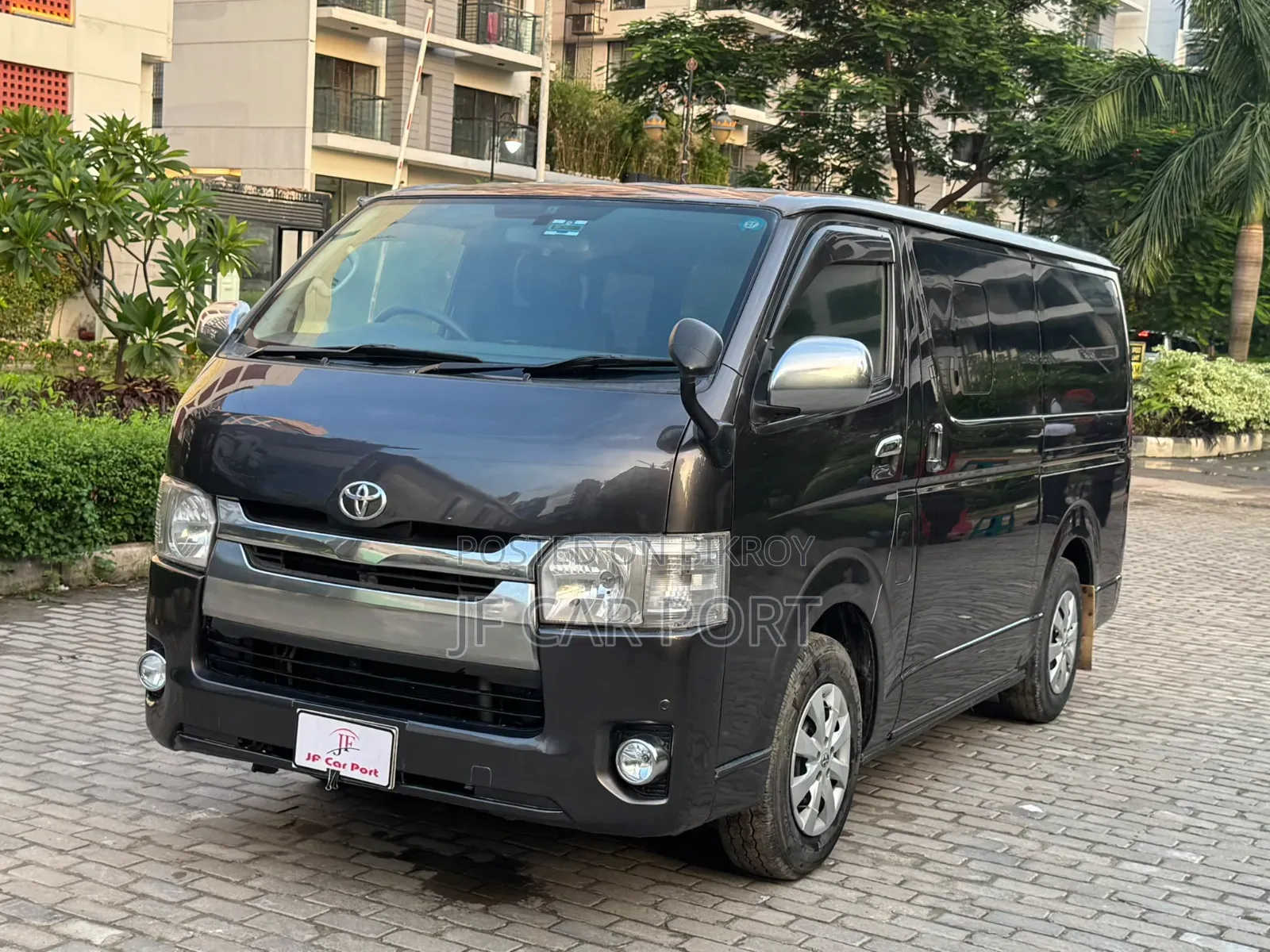 Toyota HiAce 2014 Grey