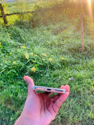 ভিভো এক্স২০০ ২৫৬ জিবি হোয়াইট