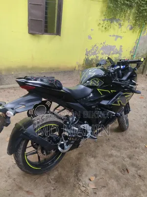 সুজুকি জিক্সার এসএফ ২০২৫ ব্ল্যাক
