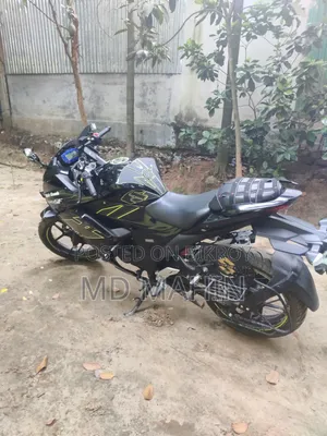 সুজুকি জিক্সার এসএফ ২০২৫ ব্ল্যাক