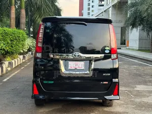 Toyota Noah 2017 Black