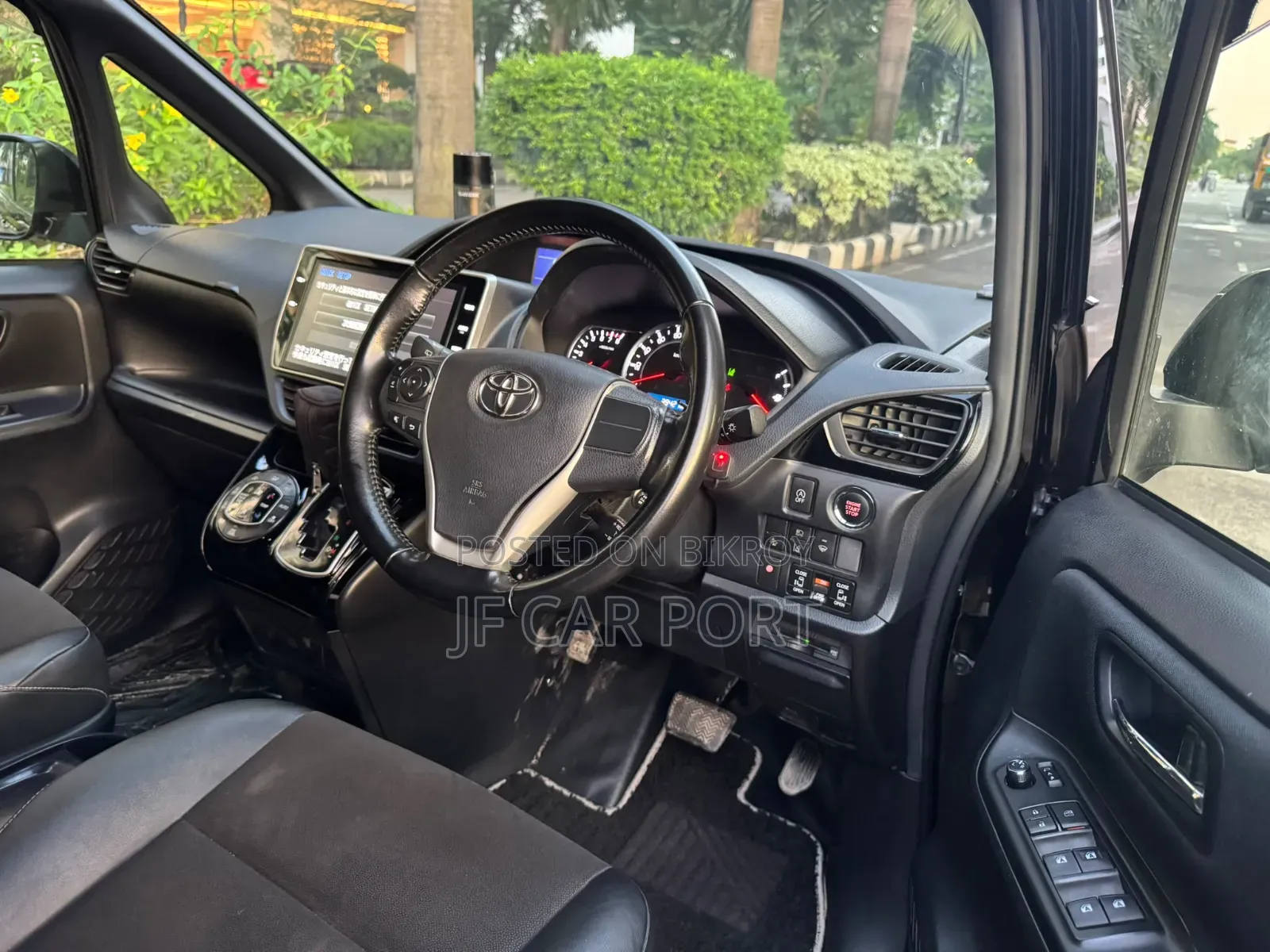 Toyota Noah 2017 Black