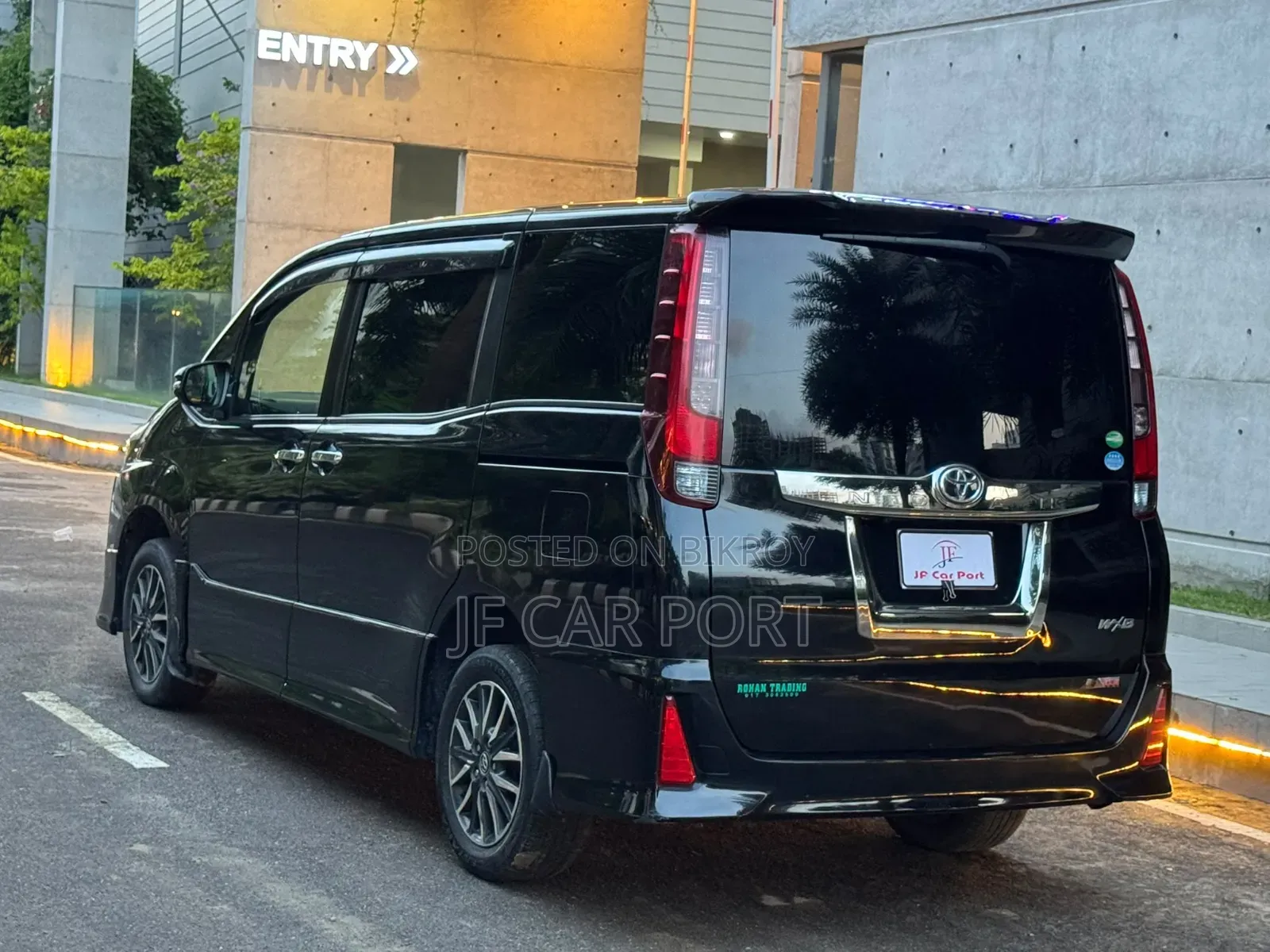 Toyota Noah 2017 Black