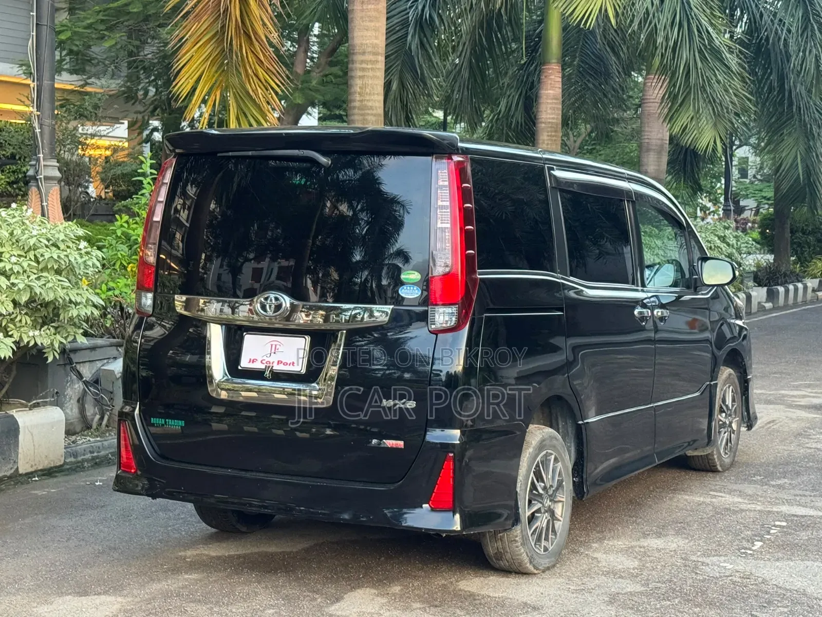 Toyota Noah 2017 Black