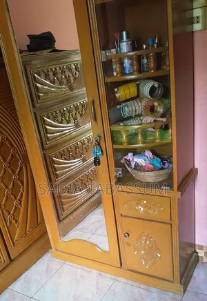 সেগুন কাঠের ড্রেসিং টেবিল