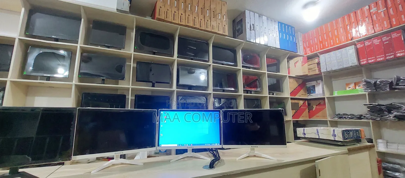 Borderless Type 19 Inch Esonic Led Monitor (With Replacement Warranty)
