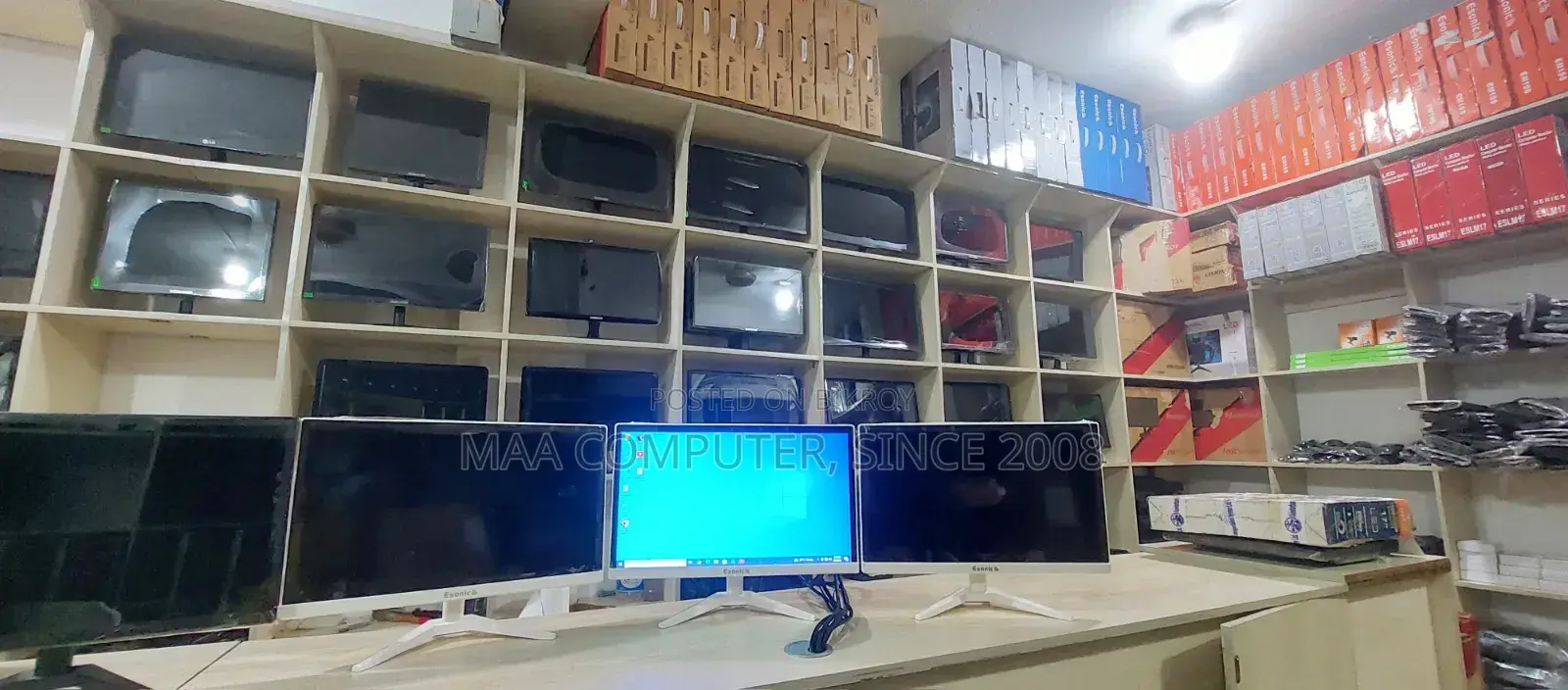 Borderless Type 19 Inch Esonic Led Monitor (With Replacement Warranty)