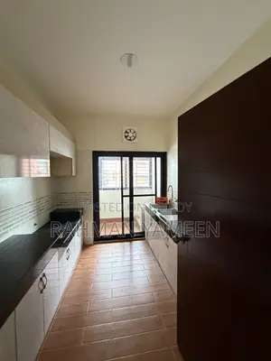 4 Bedroom Apartment in Jumairah Grand, Panchlaish for rent