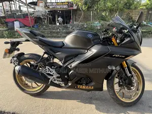 Yamaha 2025 Black